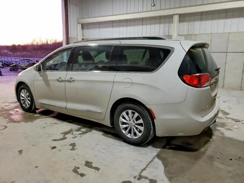 2017 CHRYSLER PACIFICA TOURING L  