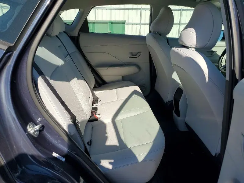 2024 HYUNDAI KONA SE  