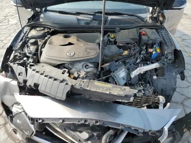 2017 INFINITI QX30 BASE