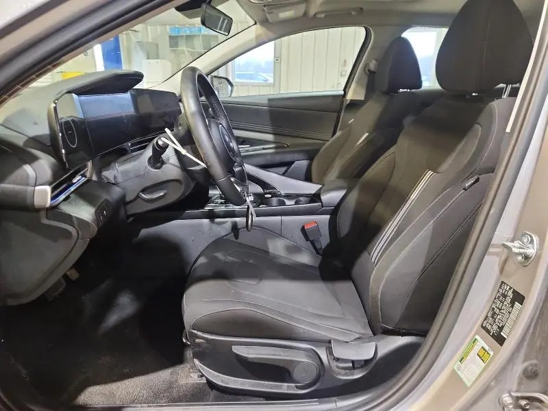 2025 HYUNDAI ELANTRA SEL  