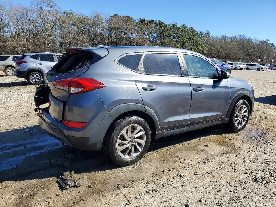 2017 HYUNDAI TUCSON SE  