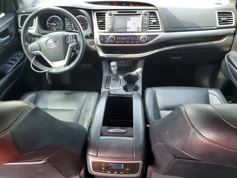 2017 TOYOTA HIGHLANDER XLE  