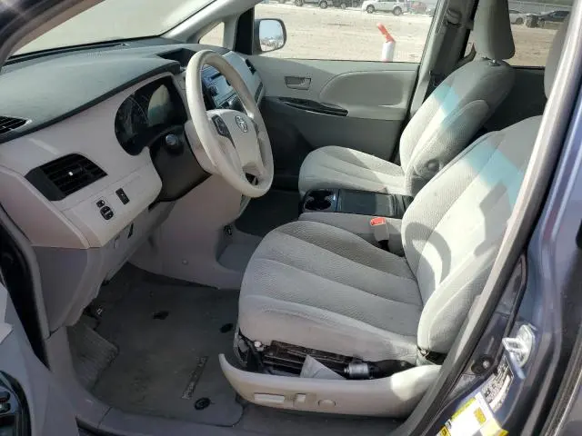 2014 TOYOTA SIENNA LE  