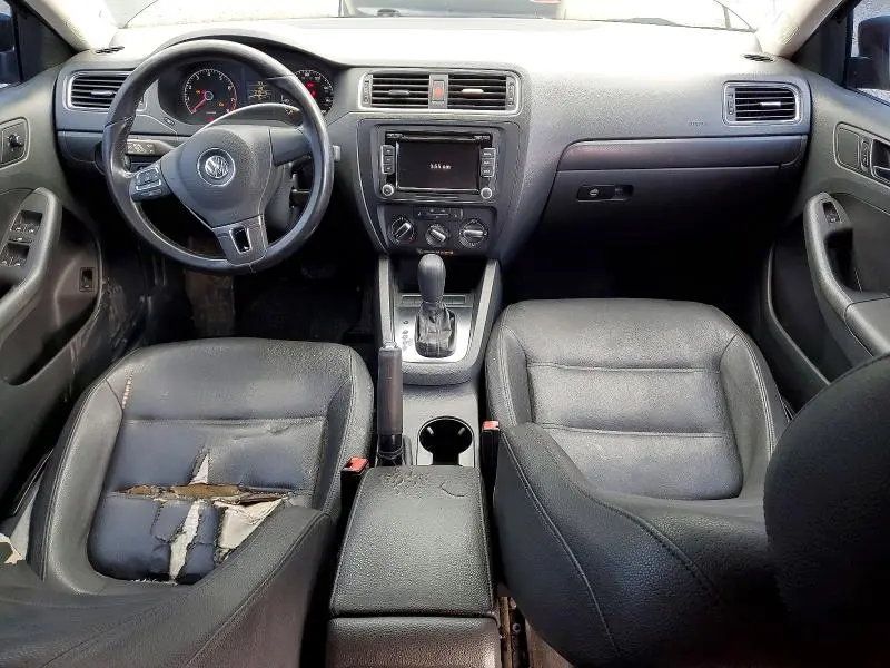 2011 VOLKSWAGEN JETTA SE  