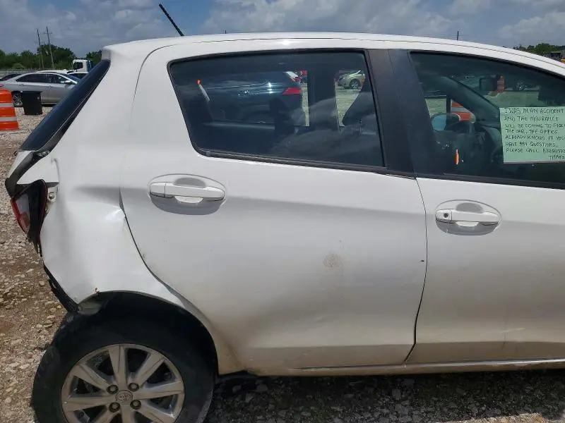2015 TOYOTA YARIS 5-DOOR LE  