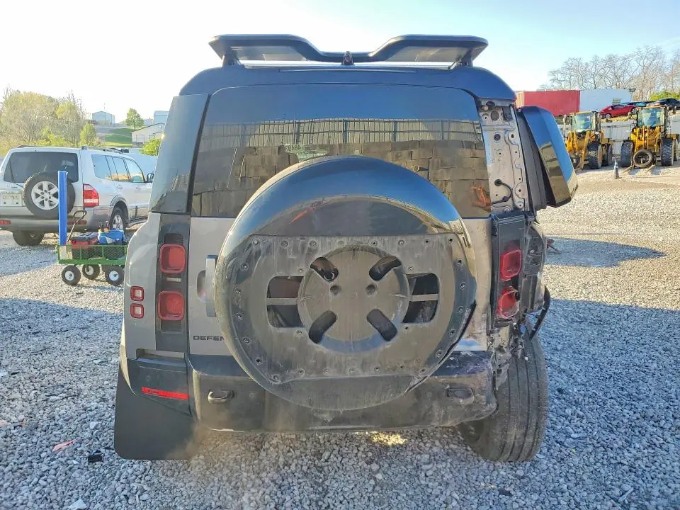 2024 LAND ROVER DEFENDER 110 X-DYNAMIC SE  
