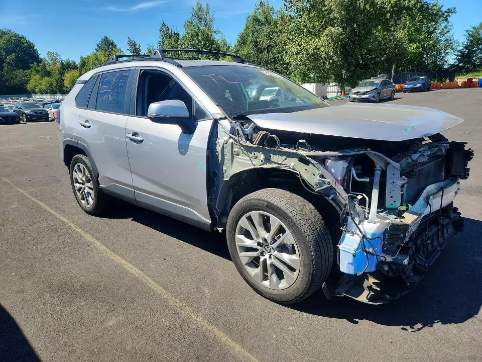 2022 TOYOTA RAV4 XLE PREMIUM  