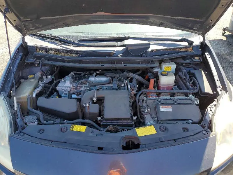 2013 TOYOTA PRIUS TWO  