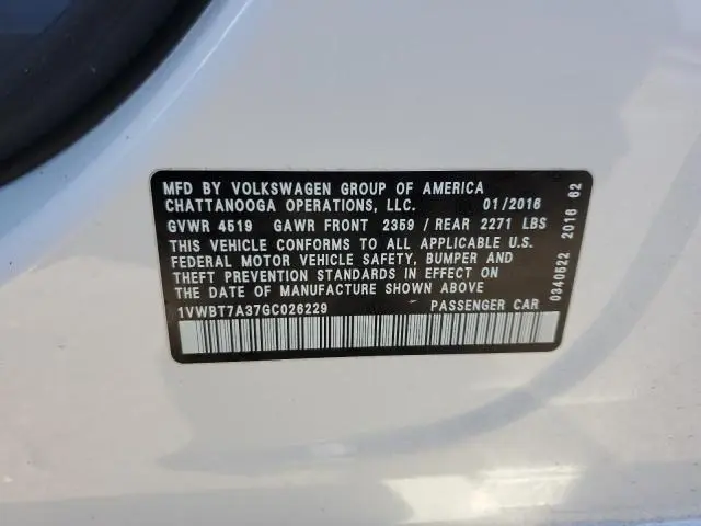 2016 VOLKSWAGEN PASSAT SE  