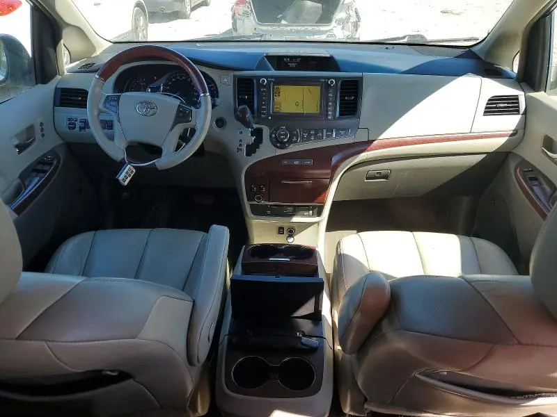 2014 TOYOTA SIENNA LIMITED 7-PASSENGER  