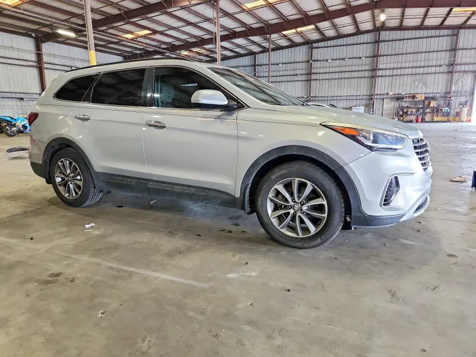 2017 HYUNDAI SANTA FE SE  