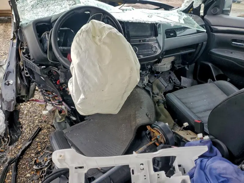 2019 MITSUBISHI OUTLANDER SE  