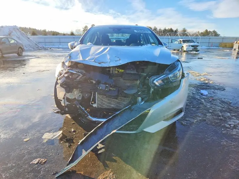 2022 NISSAN VERSA SV  