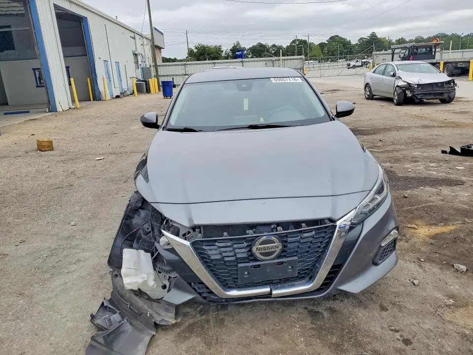 2022 NISSAN ALTIMA SV  