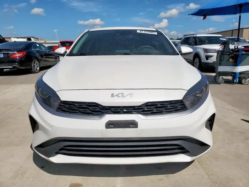 2023 KIA FORTE LX