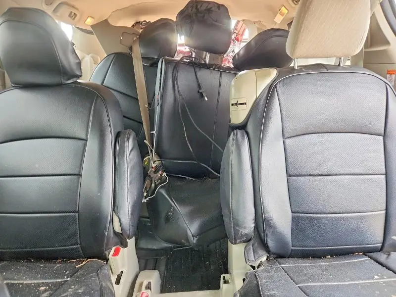 2020 TOYOTA SIENNA LE  