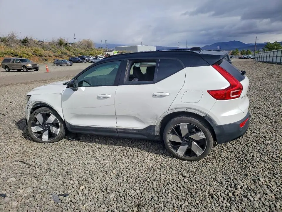2023 VOLVO XC40 RECHARGE ULTIMATE  