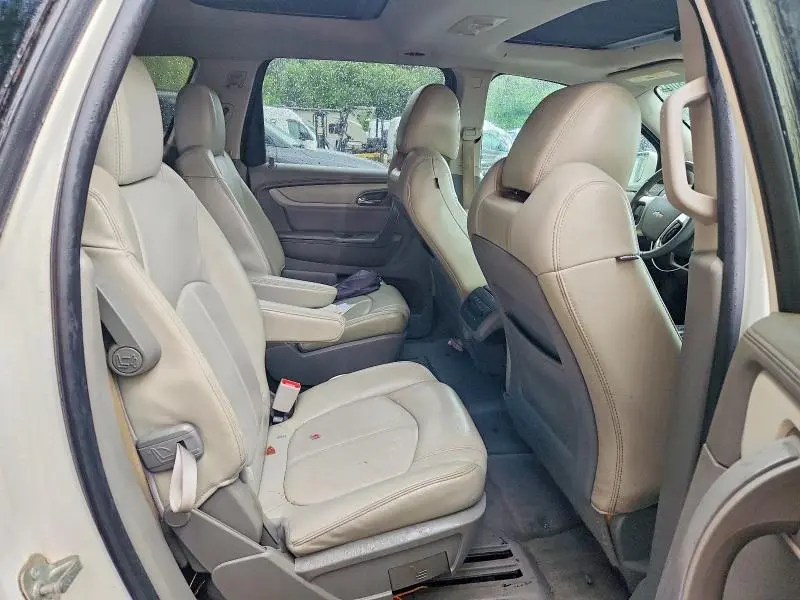 2014 CHEVROLET TRAVERSE LT  