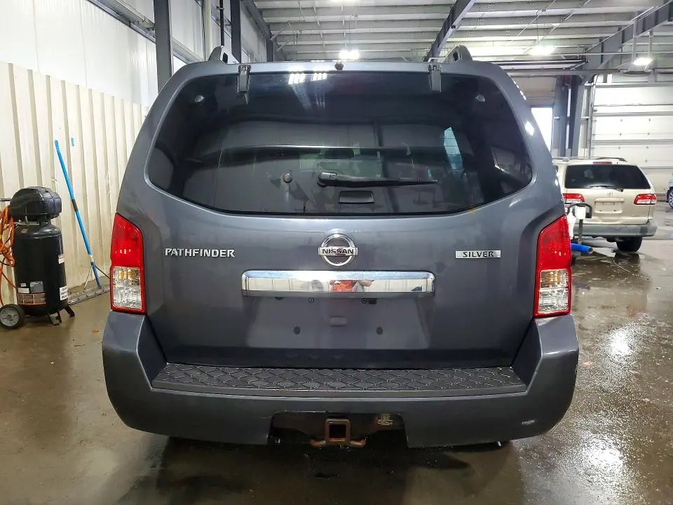 2011 NISSAN PATHFINDER S  