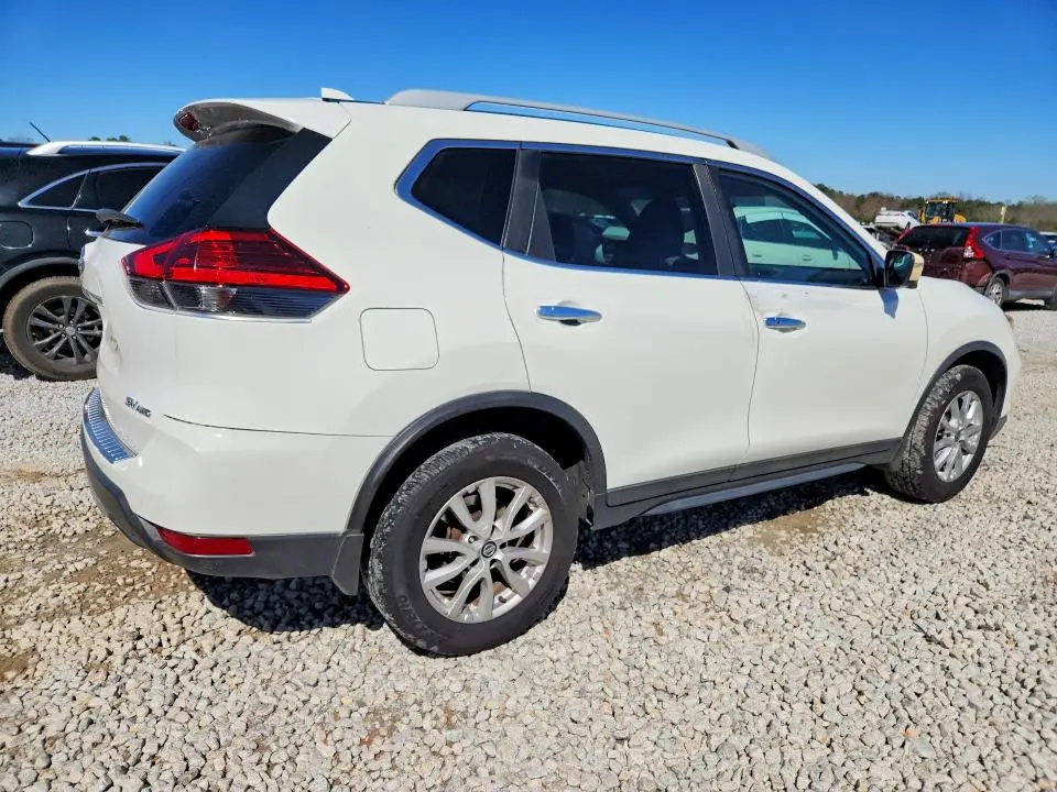 2017 NISSAN ROGUE   