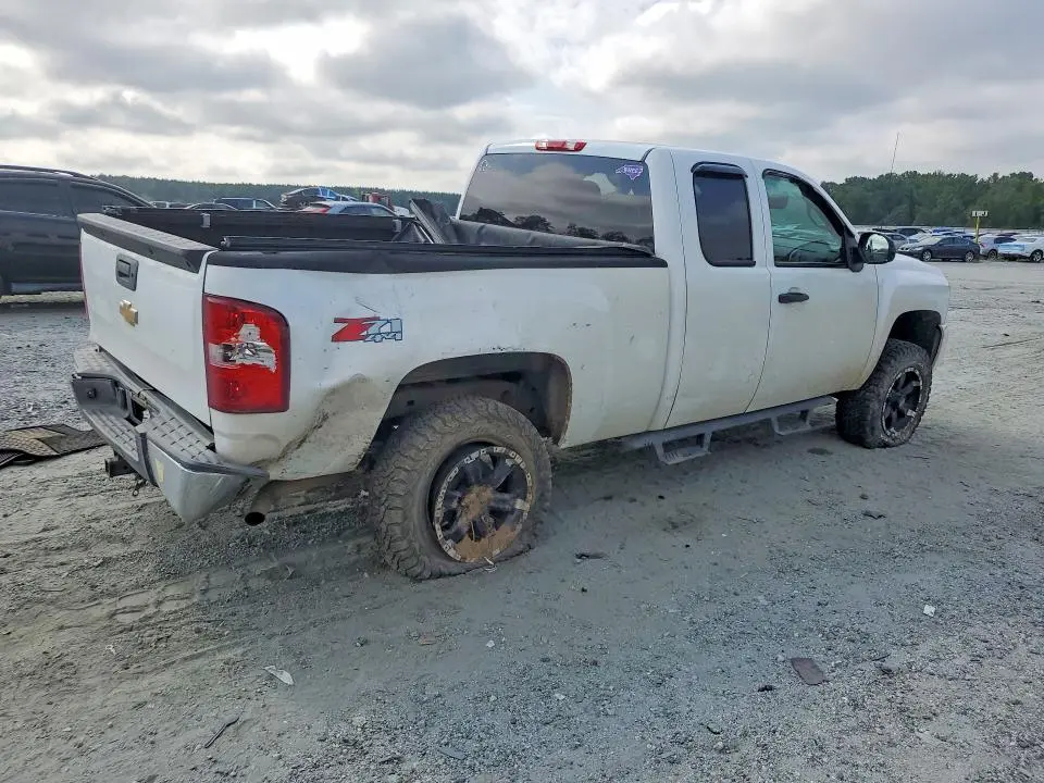 2011 CHEVROLET SILVERADO K1500 LT  