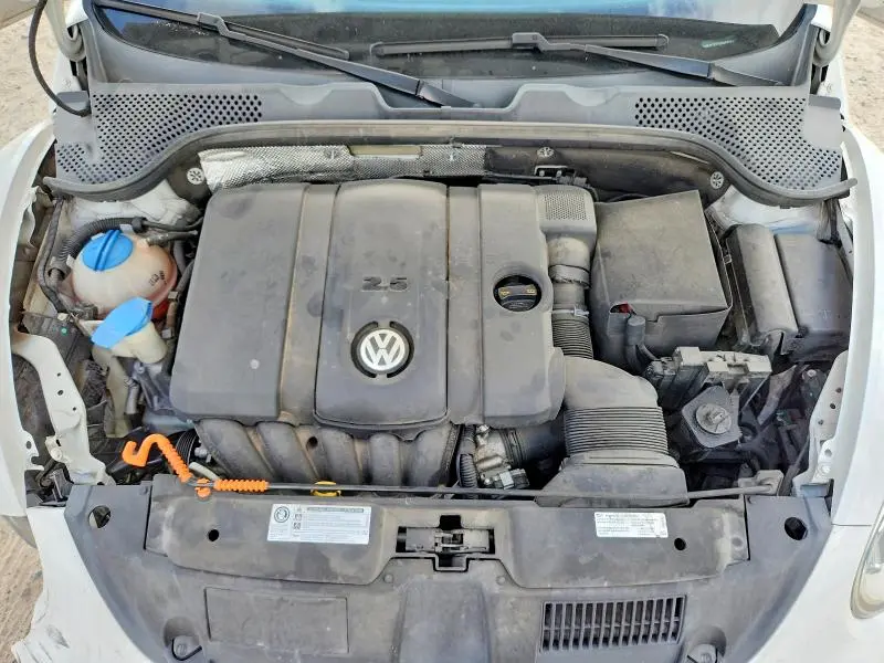 2013 VOLKSWAGEN BEETLE   