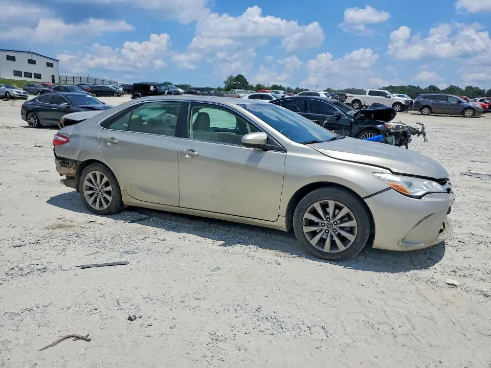 2015 TOYOTA CAMRY XLE V6  