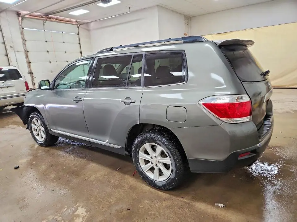 2011 TOYOTA HIGHLANDER BASE  