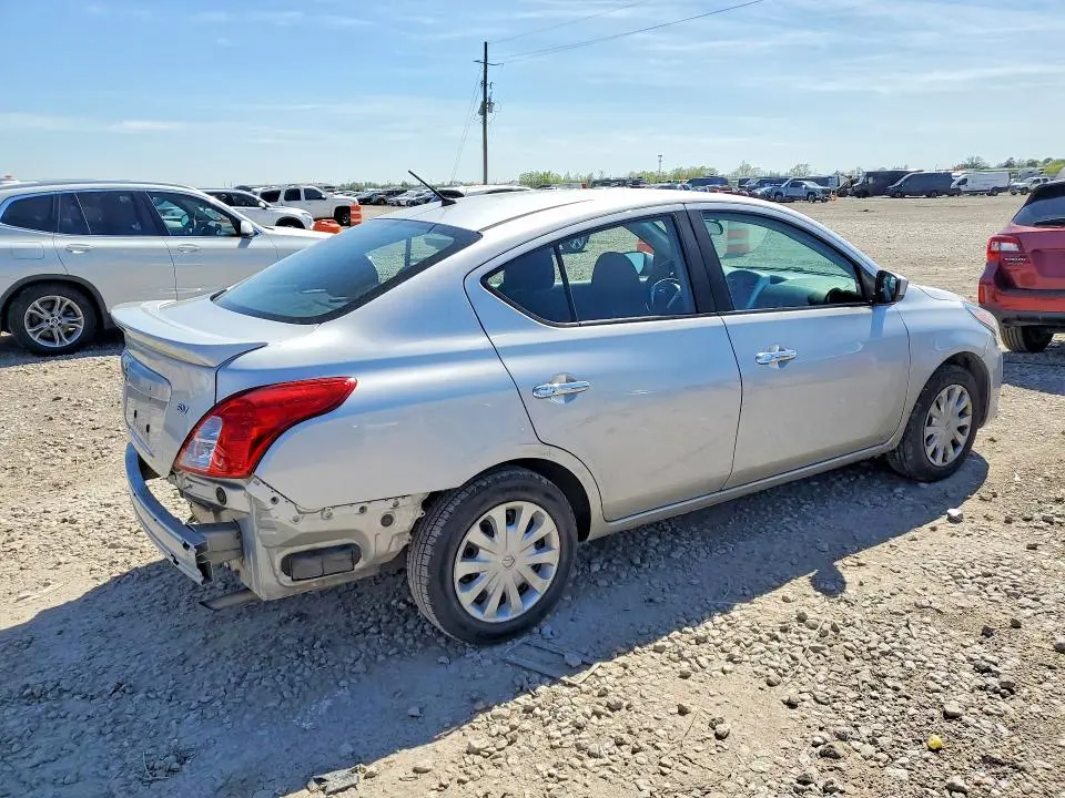 2019 NISSAN VERSA SV  