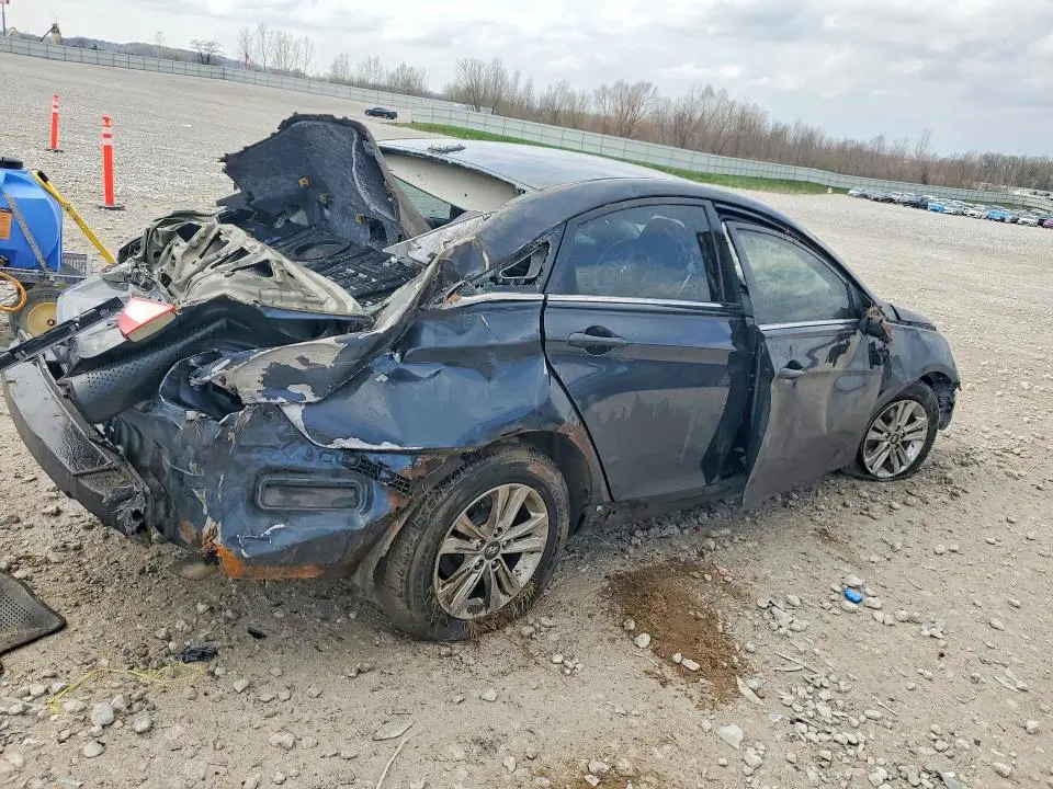 2011 HYUNDAI SONATA GLS  