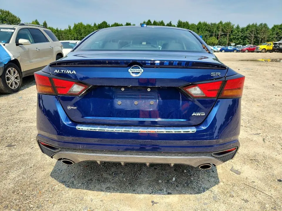2019 NISSAN ALTIMA SR  