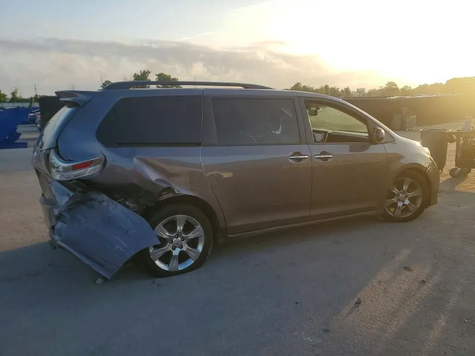2015 TOYOTA SIENNA SPORT  