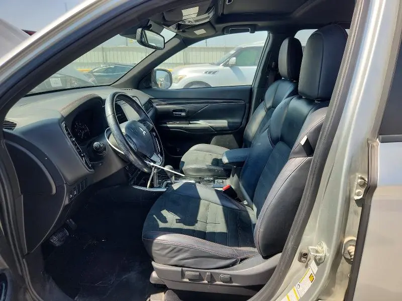 2020 MITSUBISHI OUTLANDER SE  