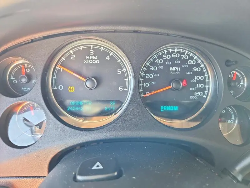 2011 GMC YUKON SLE  