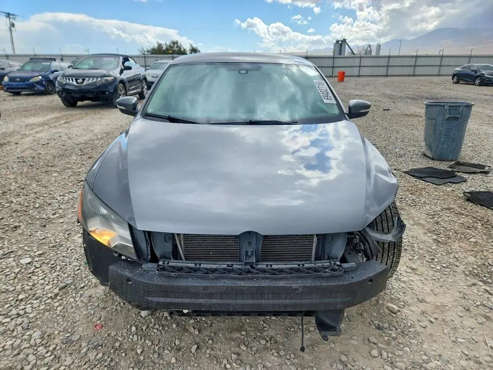 2014 VOLKSWAGEN PASSAT S  