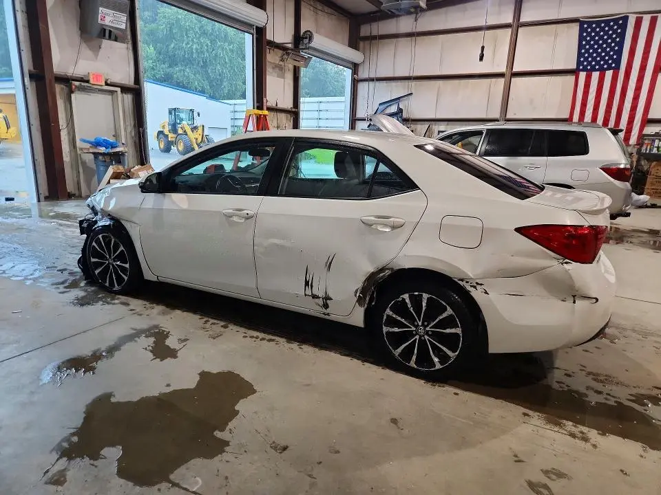 2019 TOYOTA COROLLA SE  