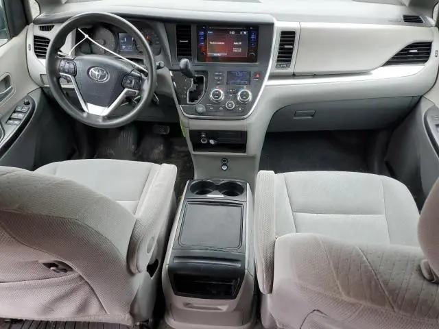 2017 TOYOTA SIENNA LE