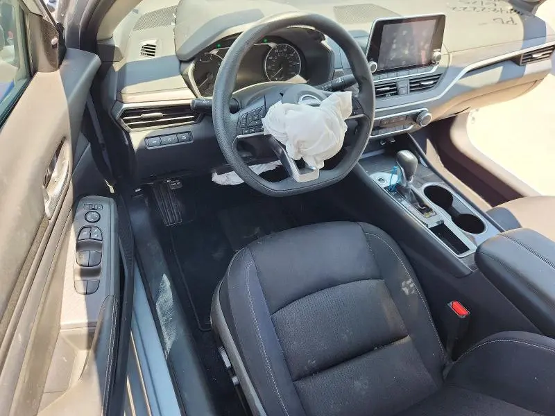 2024 NISSAN ALTIMA SV  