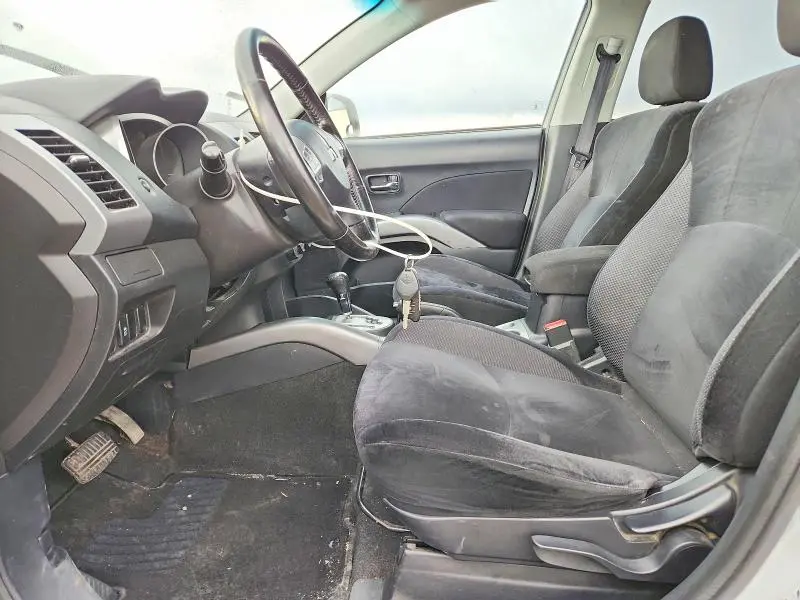 2011 MITSUBISHI OUTLANDER ES  