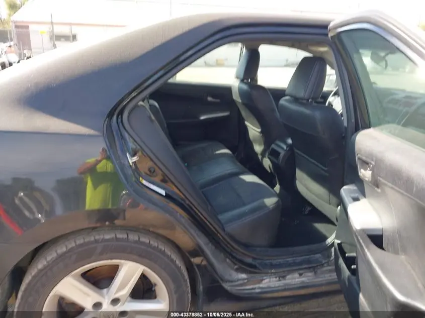 2014 TOYOTA CAMRY SE