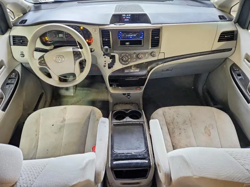 2012 TOYOTA SIENNA LE  