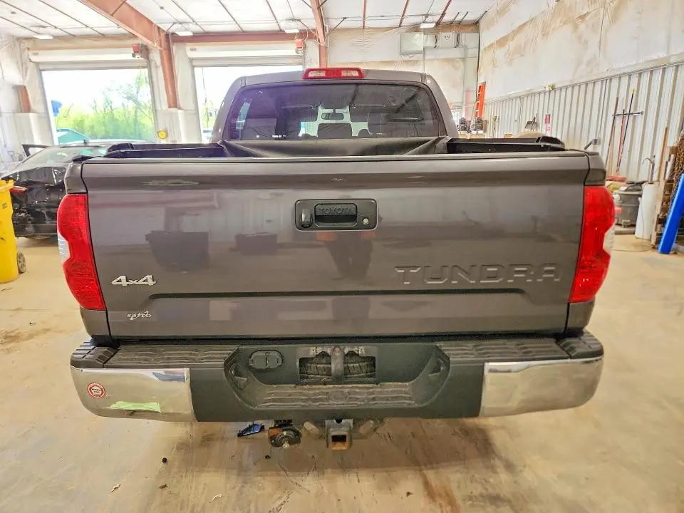 2016 TOYOTA TUNDRA SR5  