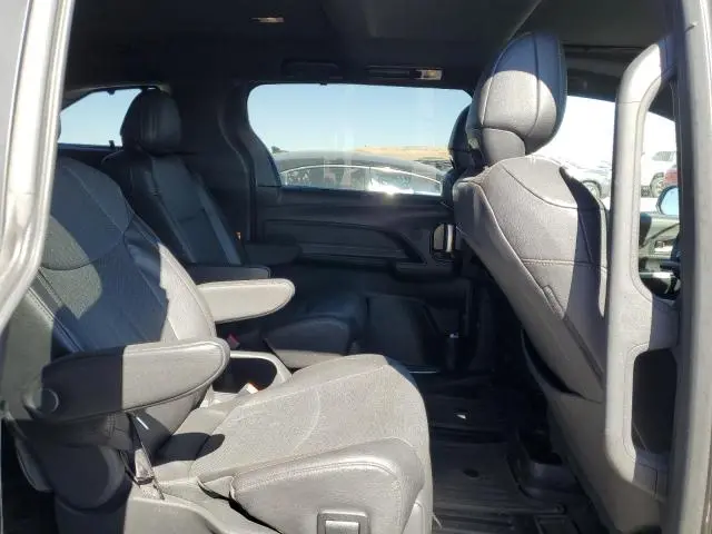 2025 TOYOTA SIENNA LIMITED  