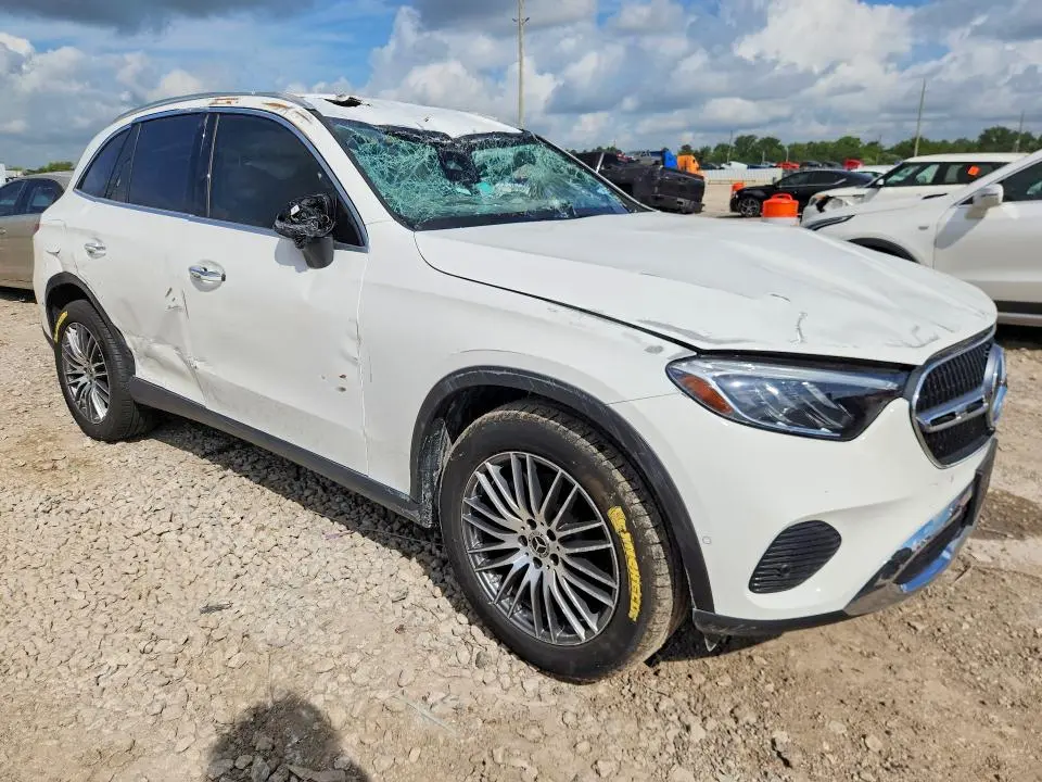 2024 MERCEDES-BENZ GLC 300  