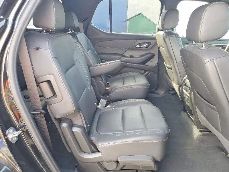 2023 CHEVROLET TRAVERSE LT  