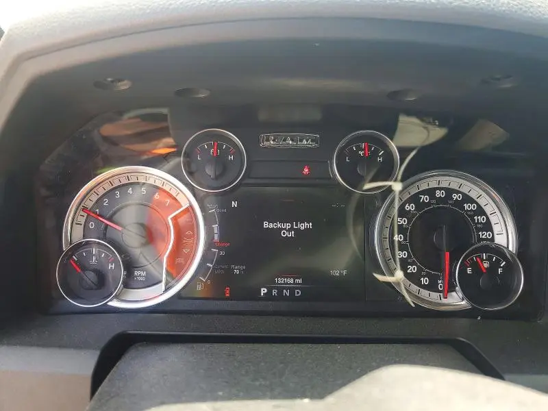 2016 RAM 1500 SLT  