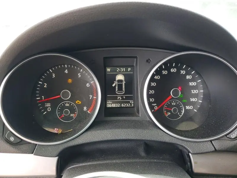 2010 VOLKSWAGEN GOLF   