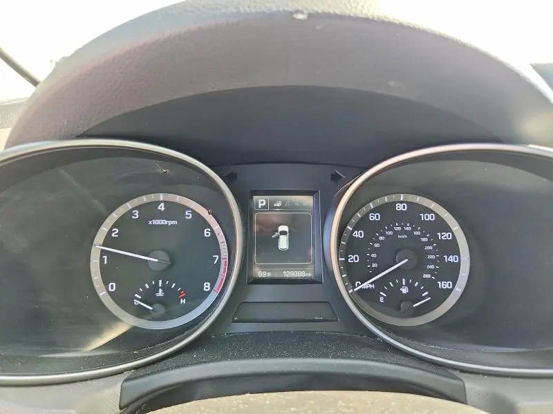 2017 HYUNDAI SANTA FE SE  