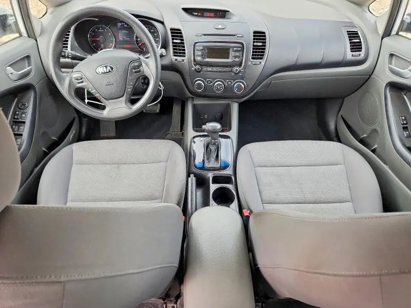 2017 KIA FORTE LX  