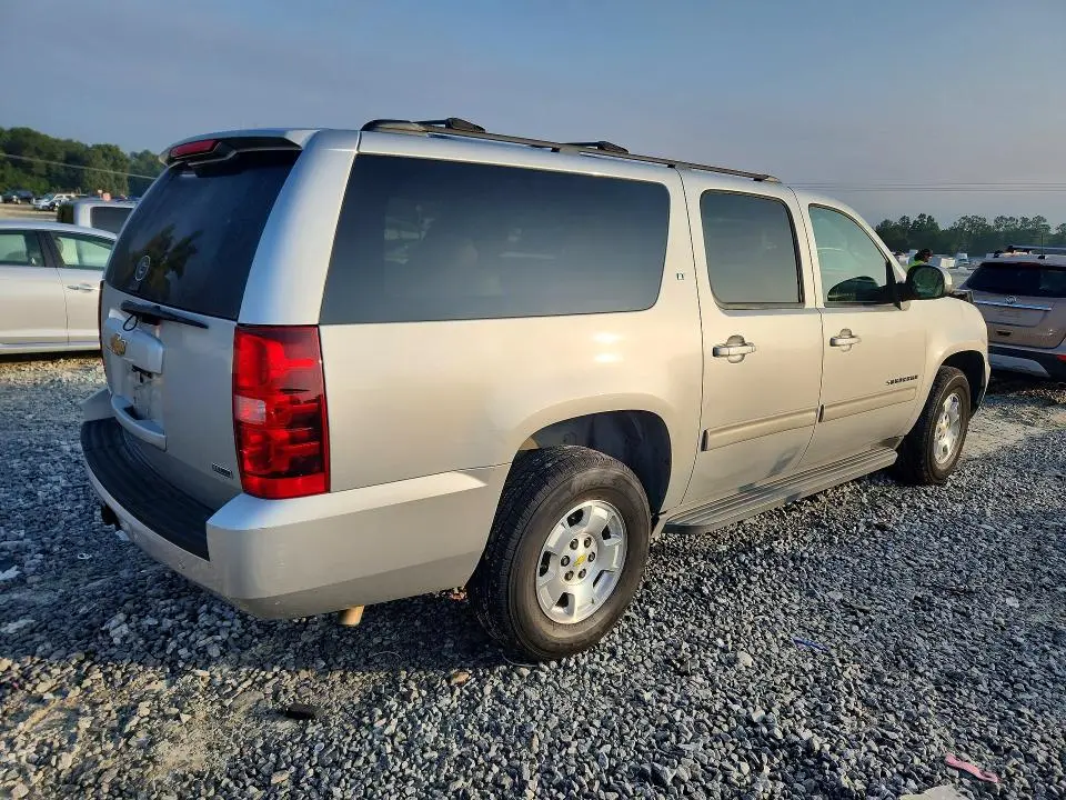 2011 CHEVROLET SUBURBAN C1500 LT  